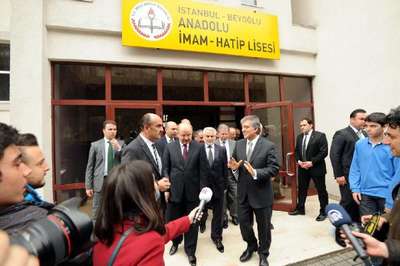 Hüseyin Çelik,"Abdullah Gül'ün adaylığından şeref duyarız"