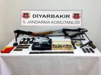 Silvan'da komandolar desteğinde silah operasyonu