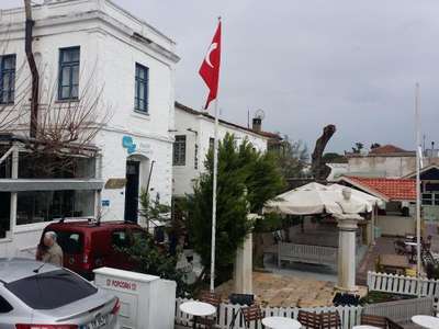 Turizm cenneti Alaçatı'da 24 işyeri ve otel için tahliye kararı