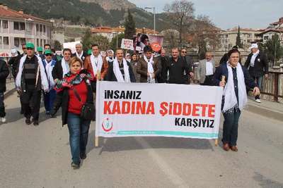 Amasya'da 'Kadına şiddete hayır' yürüyüşü