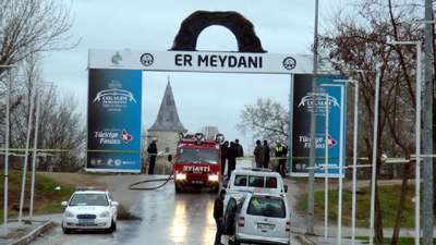 Edirne’de sular yükseldi, köprüler trafiğe kapatıldı