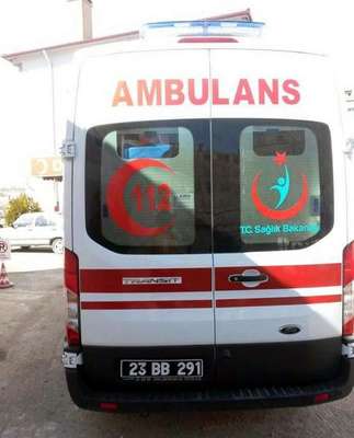 Elazığ'da 112 ambulansına 5 el ateş açıldı