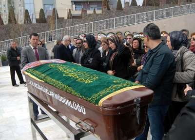 Annenin kızı için yürek yakan mesajı; Cemremi, cemrelerin toprağa düştüğü gün kaybettim