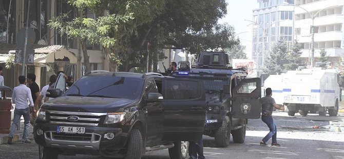 Van'da bomba yüklü araçla terör saldırısı
