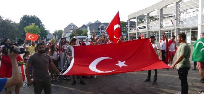 Erdoğan'ı konu eden Alman sanatçı protesto edildi