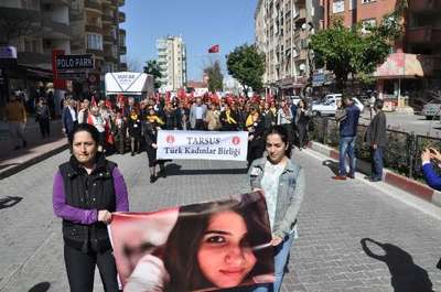 Tarsus'ta sessiz 8 Mart yürüyüşü