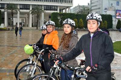 4 Kadın 500 kilometre pedal bastı, ancak tacizden kurtulamadı