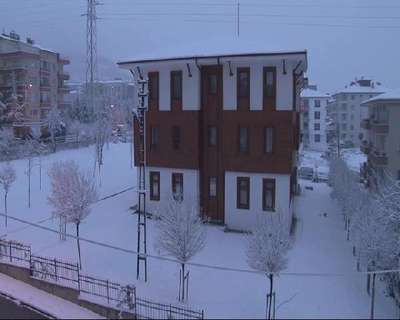 BAŞKENT BEYAZA BÜRÜNDÜ