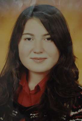 3 yıldır kayıp olan kızını arıyor