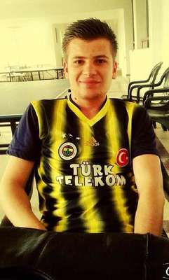 Derbiyi kafeteryada izlemeye giden gençler kaza yaptı: 1 ölü, 2 yaralı