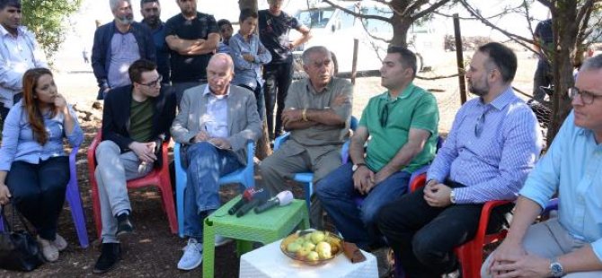 Alman heyet PKK saldırısında ölenlerin köyünü ziyaret etti
