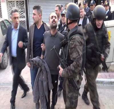Sevdiği kızla evlenemeyince pompalı tüfekle evi bastı