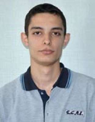 Liseli Uğur merdiven boşluğunda ölü bulundu