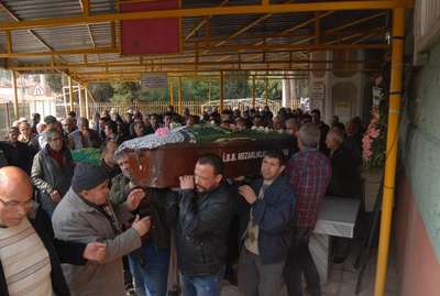 Sevgilisinin öldürüp, dere yatağına attığı kadın toprağa verildi