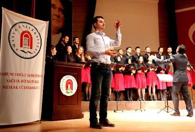 İşaret diliyle konser izlediler