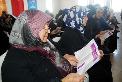 Suriyeli kadınlara şiddet semineri
