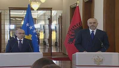 Kosova Başbakanı İsa Mustafa, Tiran'a resmi ziyarette bulundu