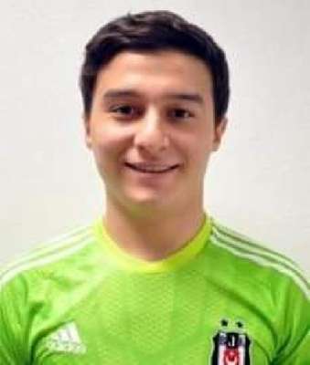 Genç kaleci ölümle pençeleşiyor