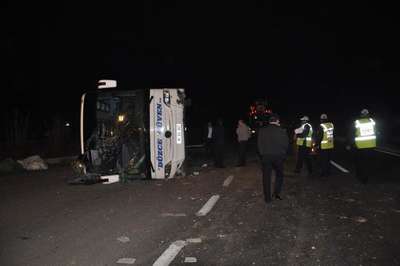 Aydın'da otobüs devrildi: 15 yaralı