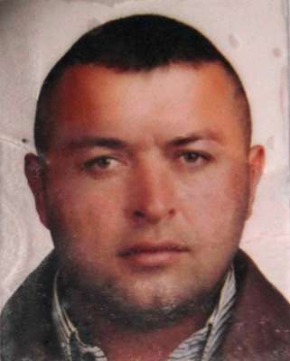 Çatıda oluk takarken elektrik akımına kapılarak öldü