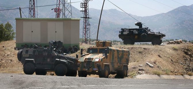 Diyarbakır'da askeri üsse terör saldırısı: 1 şehit