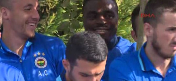 Emmanuel Emenike çocuklar gibi