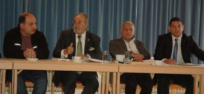Mercedes’te çalışan Türk işçilere ‘iş kanunu’ semineri