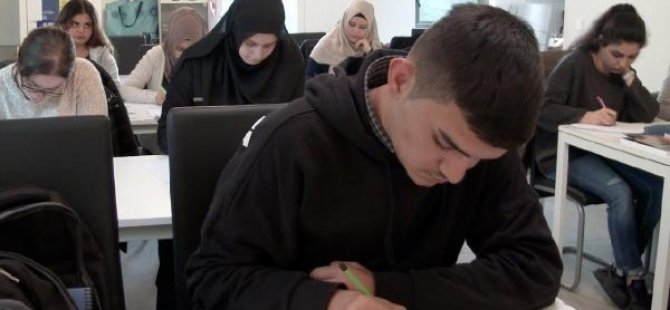 Türkiye'deki üniversitelere girmek için hazırlanıyorlar