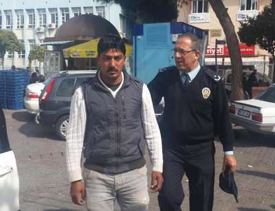 Peşinden kovalayan amcasının oğlundan polis kurtardı
