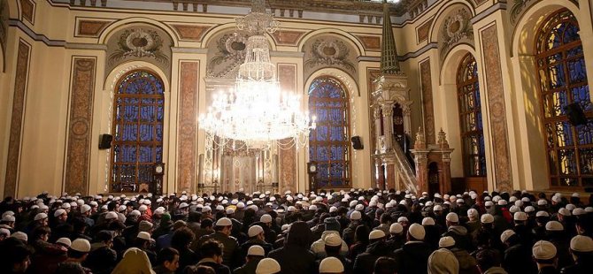 Beşiktaş'ta sabah namazı buluşması
