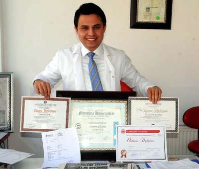 8 yıla 4 diploma sığdırdı, 5'incisi yolda
