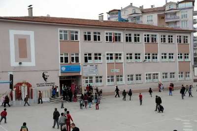 Kadın öğretmene, 'size tecavüz mubah' dediği suçlaması