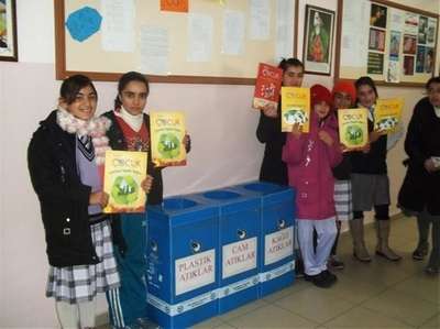 Öğrencilerden atık kağıt toplama kampanyası