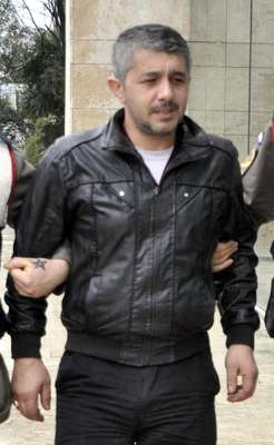 KAVGAYI AYIRMAK İÇİN HAVAYA ATEŞ ETTİ