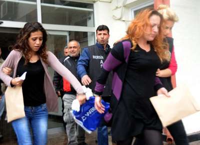 Kuyumcuyu sahte altınla dolandırdılar