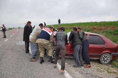 Adıyaman'da 2 otomobil çarpıştı: 7 yaralı