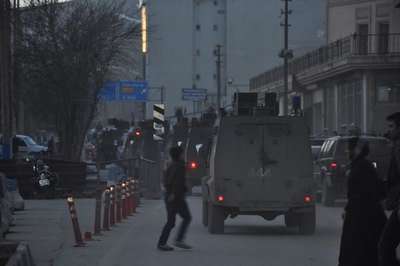 Yüksekova'da gözaltı gerginliği