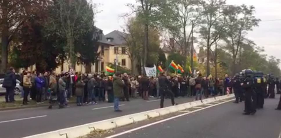 HDP'liler Frankfurt'ta eylem yaptı