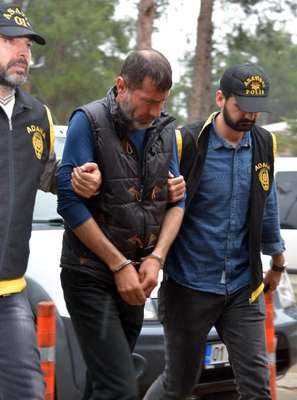 Sahte polis, gerçek polise kimlik sorunca yakalandı