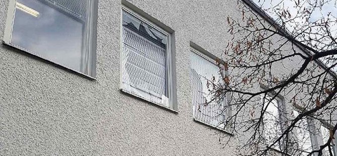 İsveç'te cami ve derneğe saldırı