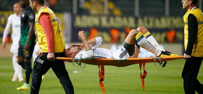Van Persie hastanelik oldu