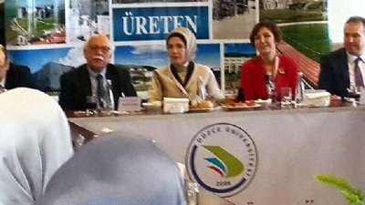 Emine Erdoğan, Düzce Üniversitesi'nde konferans verdi