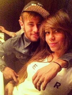 Neymar’dan foto model  kız kardeşine destek