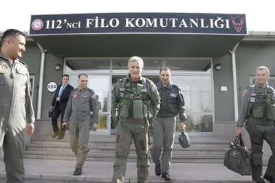 Orgeneral Akın Öztürk, F-4E 2020 ile uçtu