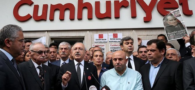 Kılıçdaroğlu Cumhuriyet gazetesini ziyaret etti