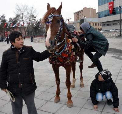 Erzurum'da kurtuluş coşkusundan renkli görüntüler