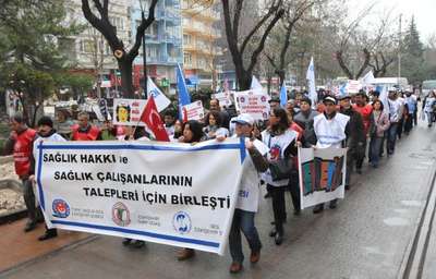Eskişehir'de sağlıkçılar yürüdü