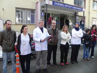 Ödemiş'te sağlık çalışanları yarım gün iş bıraktı