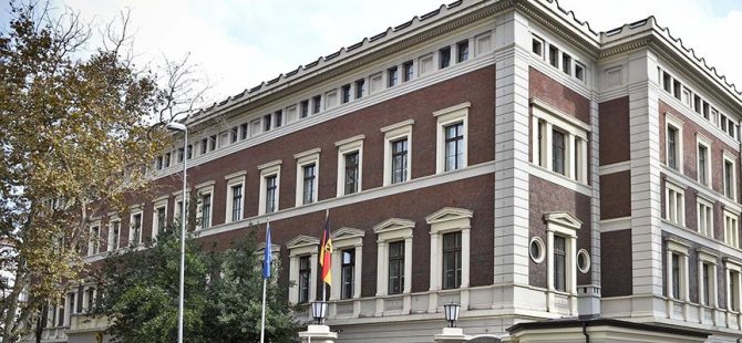 Almanya vize vermeyince ödülünü arkadaşı getirdi