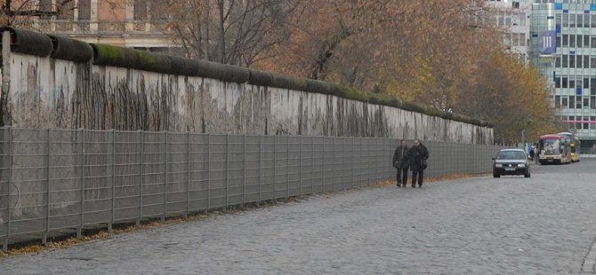Almanya'dan sığınmacılara karşı yeni 'Berlin Duvarı'